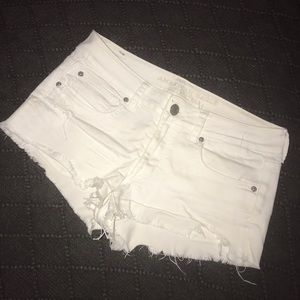 WHITE JEANS SHORTS